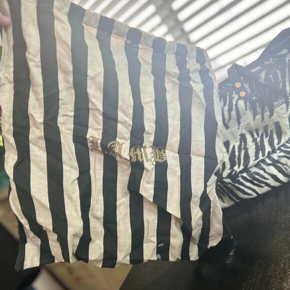 Authentic L.A.M.B. Mandalay Zebra Newsprint Large Tote by Gwen Stefani - Picture 5 of 6